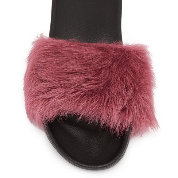 Ugg Women's Red Royale Genuine Lamb Fur Slide - Picture 4 of 6